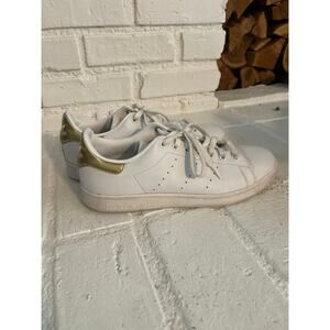 Adidas Stan Smith Size 9 White Gold Athletic Lifestyle Shoes Sneakers